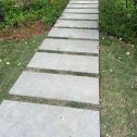 德阳 芝麻黑小区踏步、汀步石铺装效果