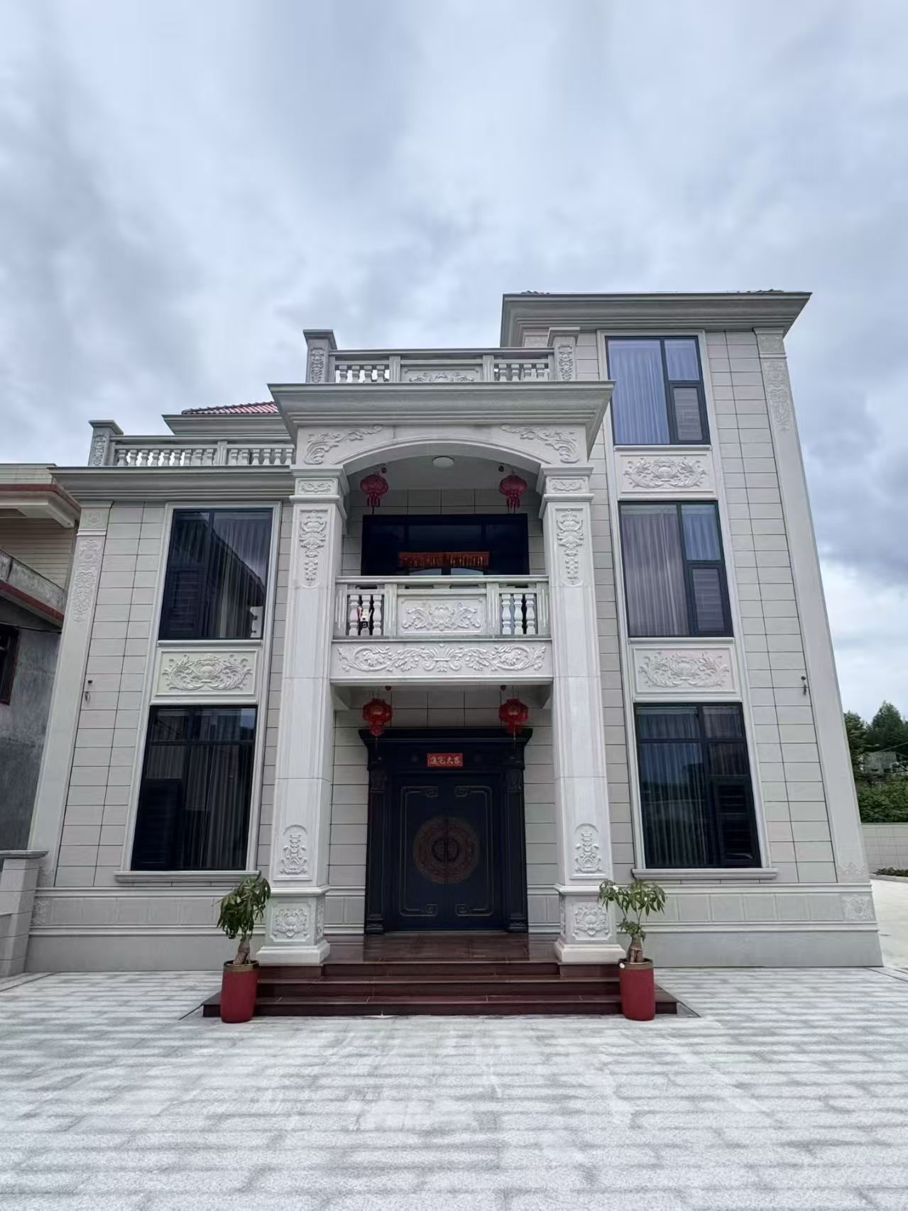 德阳 芝麻白石材别墅干挂案例展示