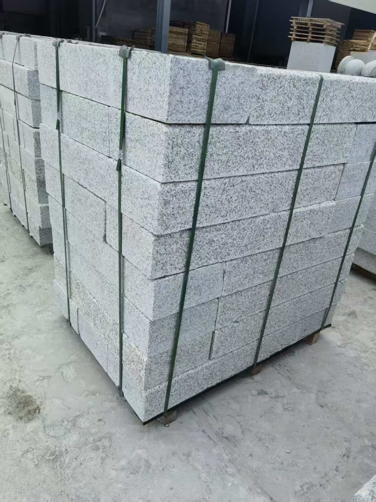 德阳 芙蓉白火烧两面路沿石